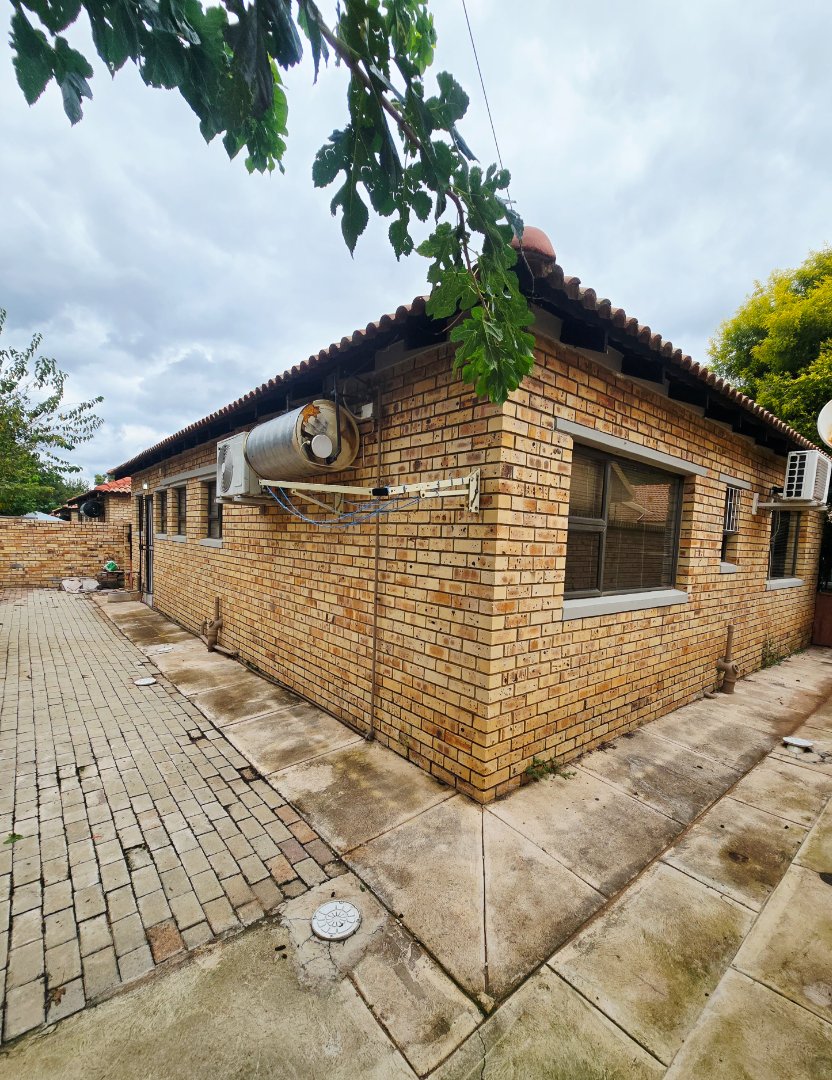 2 Bedroom Property for Sale in Wilkoppies North West